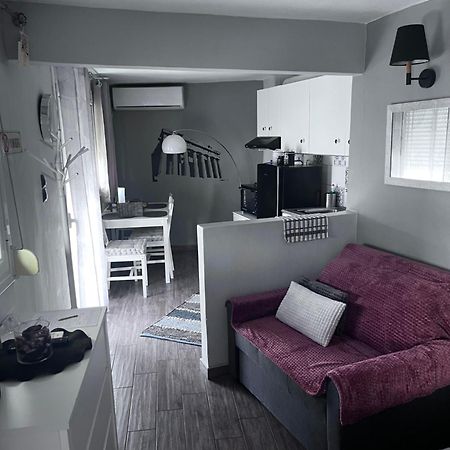 Cozy Studio Apartment In The Heart Of Aten Exteriör bild